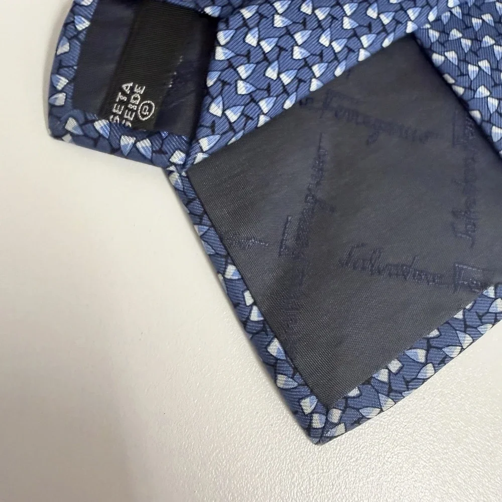 Salvatore Ferragamo Men's Tie Wine Glasses Navy Blue Silk 3.5